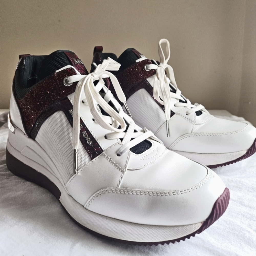 MICHAEL KORS GEORGIE Wedge Trainer Sneaker. White Burgundy sz 9 Womens